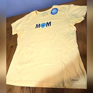 NWT Life is Good size large MOM tshirt in cornflower yellow